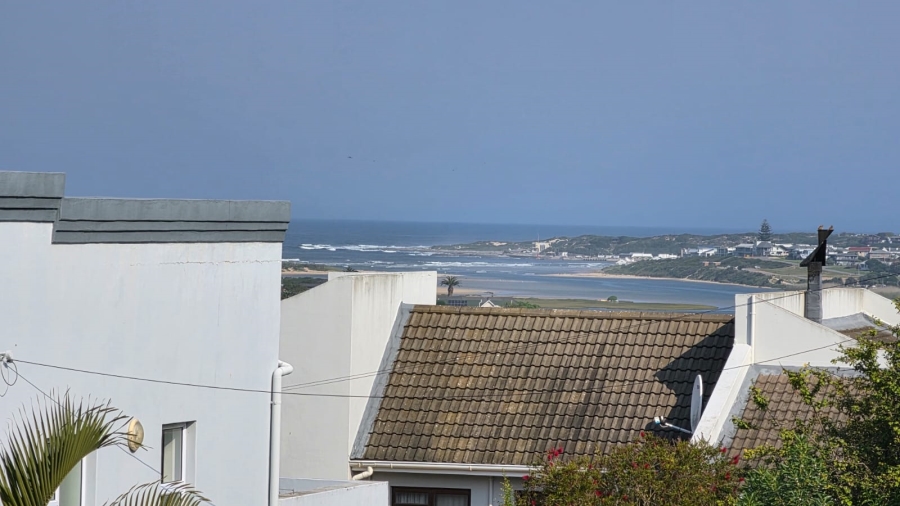 4 Bedroom Property for Sale in Stilbaai Wes Western Cape